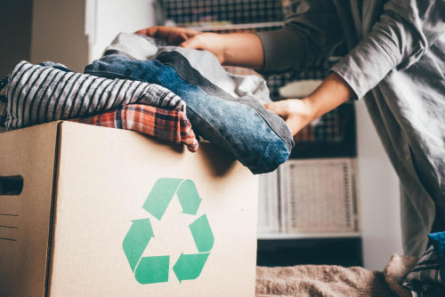 recicla ropa shutterstock