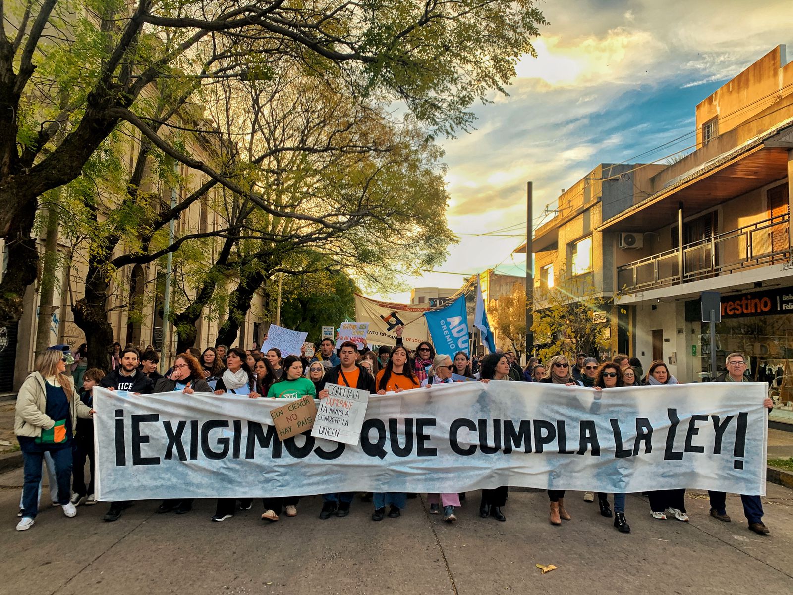 Frente 4MarchaUniv