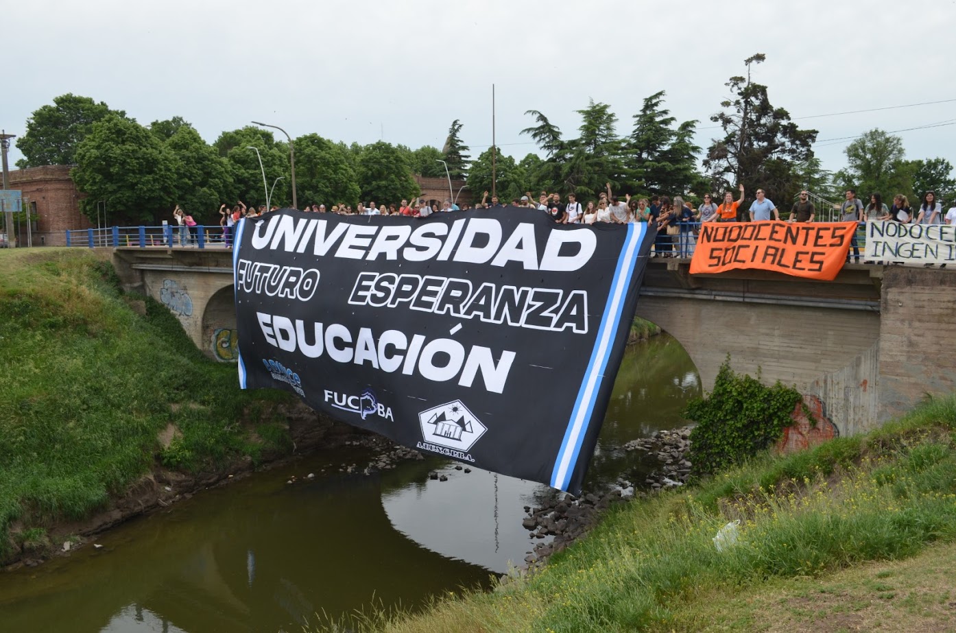 bandera grande puente