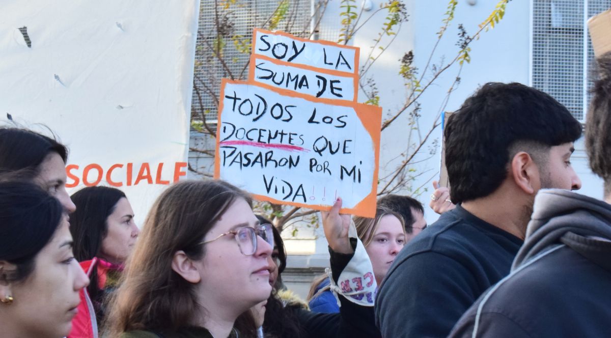 marcha docentes cartel