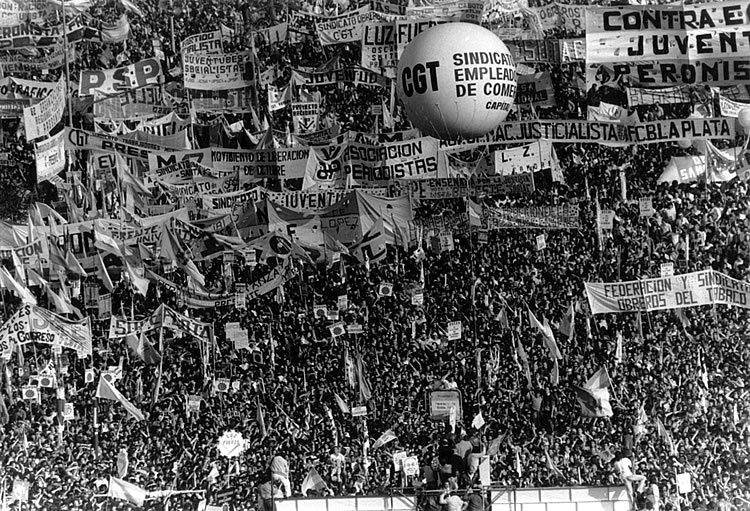 Movilizacion contra dictadura 1982